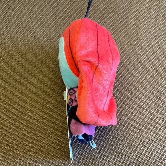 ⚜️Sally NBC Hallmark Mini Plush Ornament! NWT! - Picture 5 of 6